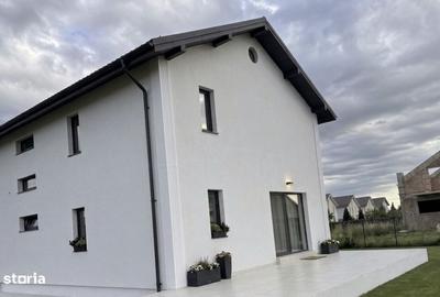 Casă cu 4 camere cu Teren 500 Mp în Sânpetru - 2