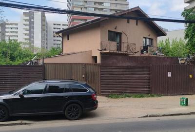 Casă individuală cu 5 camere cu Canalizare în Metalurgiei - 2