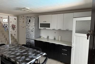 Apartament cu 2 camere decomandat în Uiești - 2
