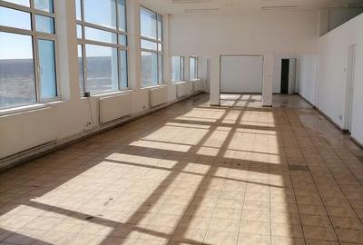 Spațiu comercial, de 465 mp, în Central - 6