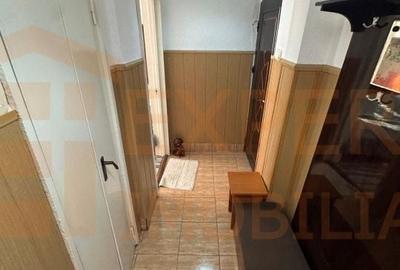 Apartament cu 3 camere semidecomandat în Central