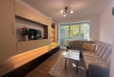 Apartament cu 3 camere semidecomandat, mobilat în Centrul Civic - 1