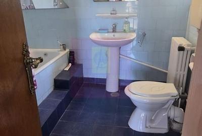 Casă cu 4 camere în Central