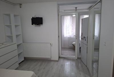 Garsonieră decomandată în Central