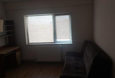 Apartament cu 3 camere decomandat în Mircea cel Bătrân