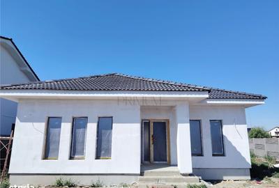 Casă cu 4 camere în Moșnița Nouă