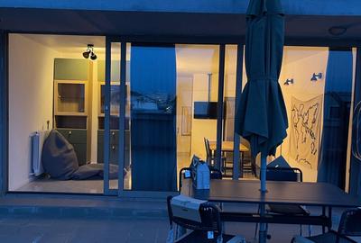 Apartament cu 4 camere decomandat, mobilat în Polonă