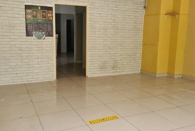 Spațiu comercial, de 80 mp, în Nicolina - 2