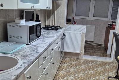 Apartament cu 4 camere decomandat în Crângași