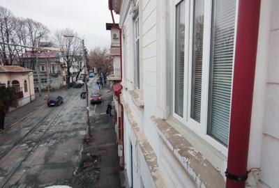 Casă cu 4 camere cu Teren 150 Mp în Central