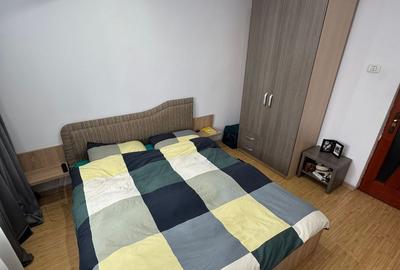 Apartament cu 3 camere decomandat în Ostroveni
