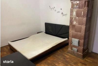 Casă cu 2 camere decomandat cu Teren 65 Mp în Foișorul de Foc