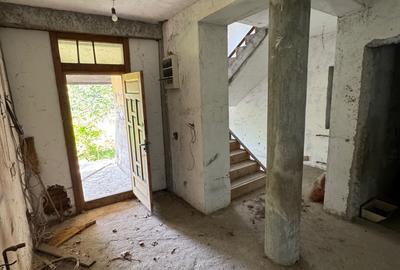 Casă cu 11 camere cu Canalizare în Brănești - 7