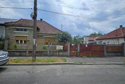Casă cu 2 camere cu Teren 908 Mp în Central