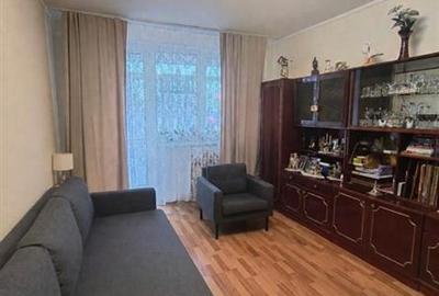 Apartament cu 3 camere decomandat, mobilat în Drumul Taberei