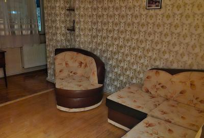 Apartament cu 3 camere decomandat în Exterior Vest