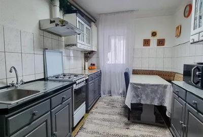Apartament cu 3 camere decomandat, mobilat în Galata - 3