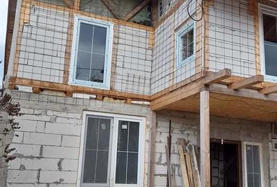 Casă cu 4 camere cu Teren 755 Mp în Exterior Vest