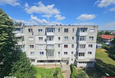 Apartament cu 2 camere semidecomandat în Republicii