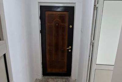 Garsonieră semidecomandată în Titan