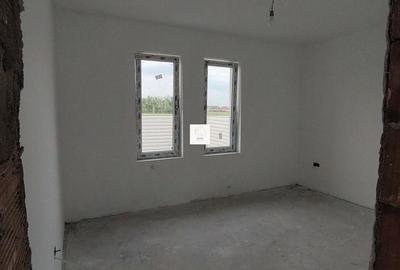 Casă individuală cu 3 camere cu Canalizare în Samurcași - 12
