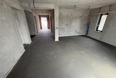 Casă cu 4 camere cu Teren 444 Mp în Golești - 1