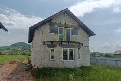 Casă individuală cu 4 camere cu Teren 2500 Mp în Ideciu de Jos - 1