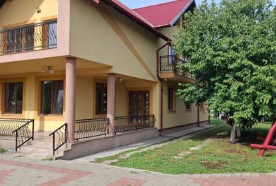 Casă cu 4 camere în Central