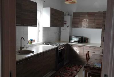 Casă cu 4 camere în Central - 3