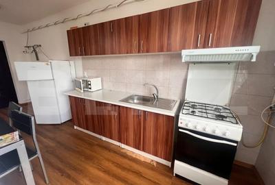 Apartament cu 2 camere semidecomandat, mobilat în Bulgaria