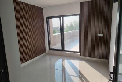 Casă cu 4 camere în Alunișu - 4
