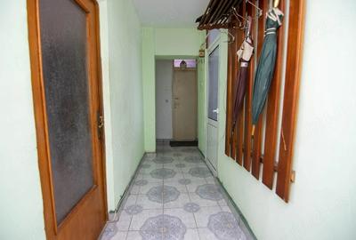 Apartament cu 4 camere decomandat în Central