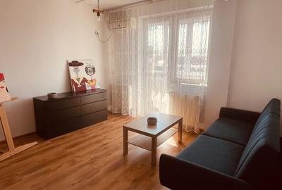 Apartament cu 3 camere decomandat, mobilat în Apărătorii Patriei