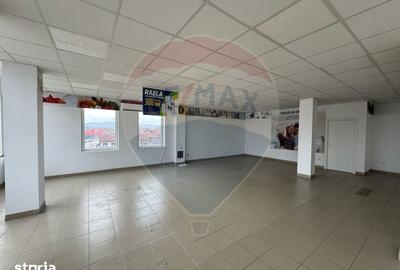 Spațiu comercial, de 250 mp, în Central - 9
