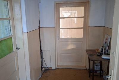 Casă cu 3 camere în Central