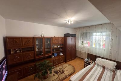 Apartament cu 3 camere decomandat în Vitrometan - 4