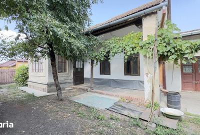 Casă cu 4 camere cu Teren 615 Mp în Central