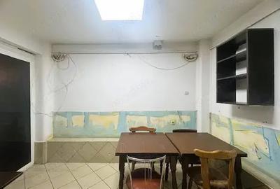 Spațiu comercial, de 175 mp, în Central - 3