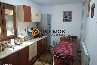 Casă cu 3 camere decomandat în Sărata