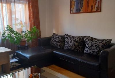 Apartament cu 3 camere decomandat, mobilat în Central