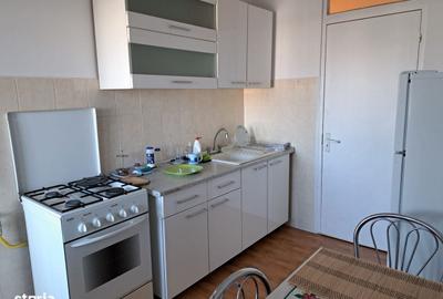 Apartament cu 2 camere decomandat în Zorilor
