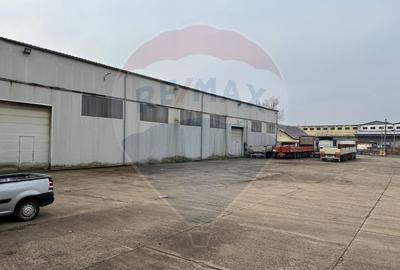 Spațiu industrial, de 2,800 mp, în Central - 8