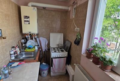 Apartament cu 2 camere decomandat în Rahova - 4