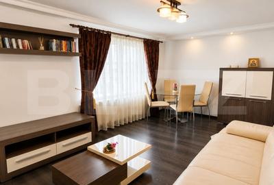 Apartament cu 3 camere decomandat, mobilat în Sud