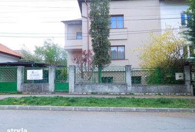 Casă cu 5 camere cu Canalizare în Andrei Mureșanu