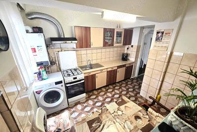 Apartament cu 3 camere în Micro 15 - 11