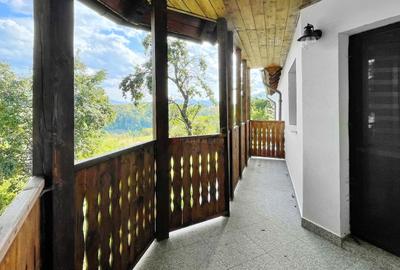 Casă individuală cu 11 camere cu Canalizare în Poiana Mărului - 40