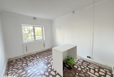 Spațiu comercial, de 120 mp, în Central