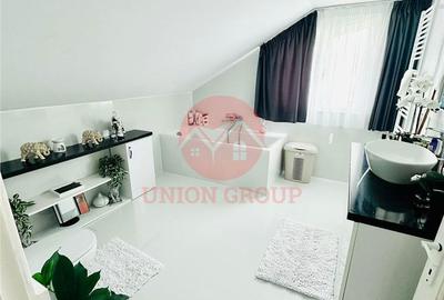 Casă cu 4 camere cu Teren 381 Mp în Lumina - 1