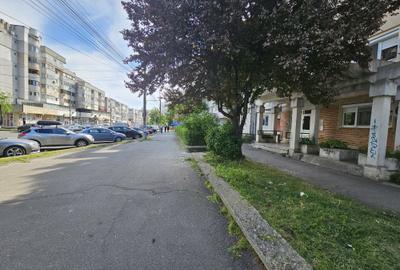Apartament cu 2 camere decomandat în Buzaului